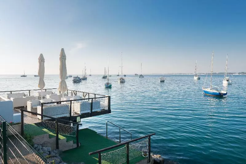 Botel Alcudiamar Alojamiento Para Navegantes