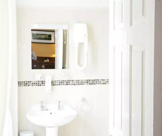 فندق Hibernian House