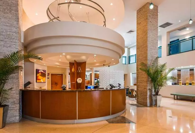 בית מלון כפרי Best Western Plus Atlantic Beach Resort