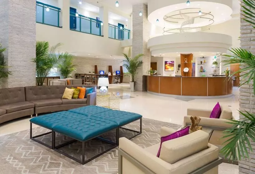 בית מלון כפרי Best Western Plus Atlantic Beach Resort