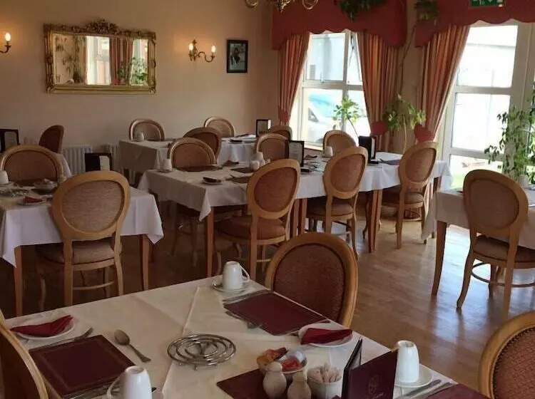 فندق Cashen Course House