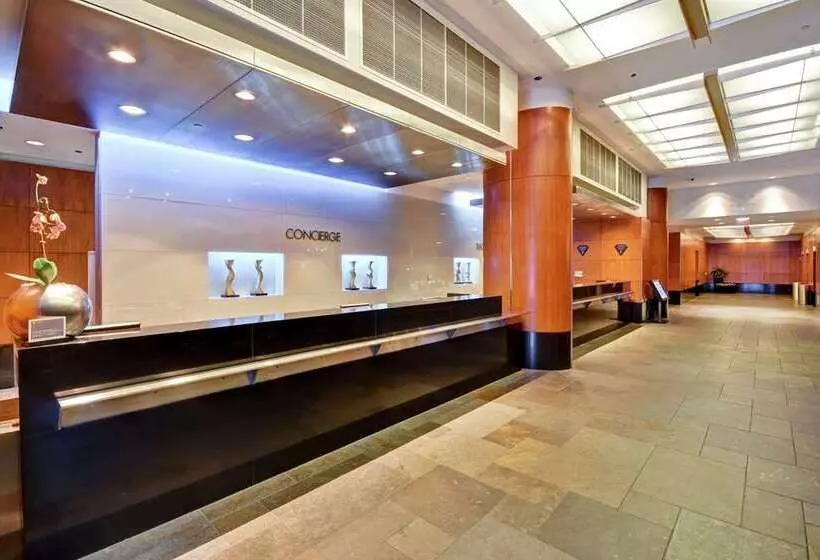 فندق Embassy Suites By Hilton Chicago Downtown Magnificent Mile