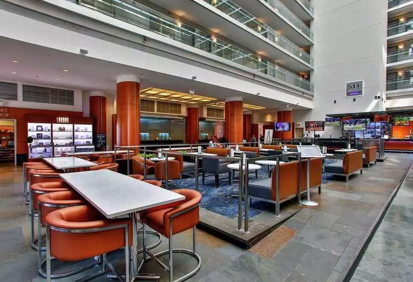 فندق Embassy Suites By Hilton Chicago Downtown Magnificent Mile