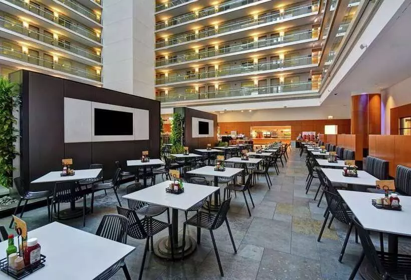 فندق Embassy Suites By Hilton Chicago Downtown Magnificent Mile