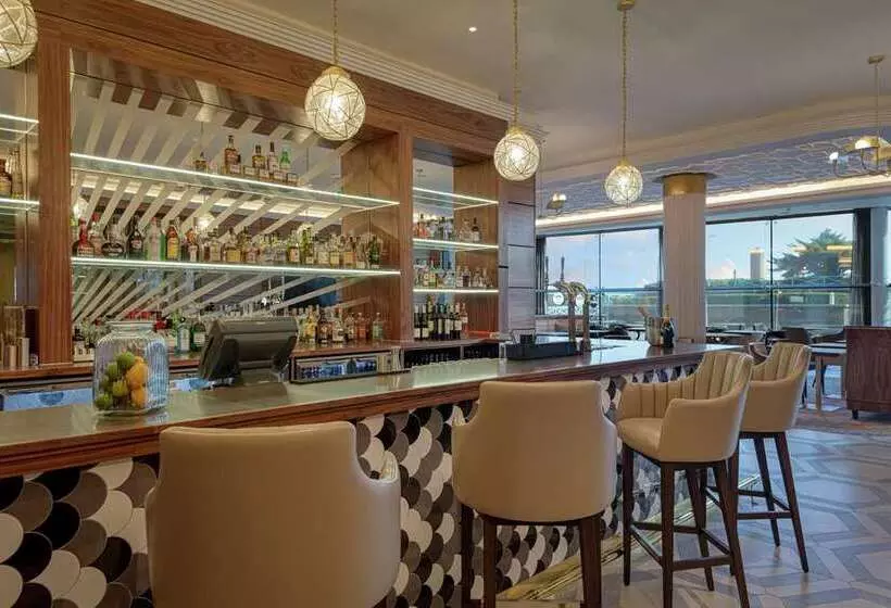 בית מלון כפרי Hilton Belfast