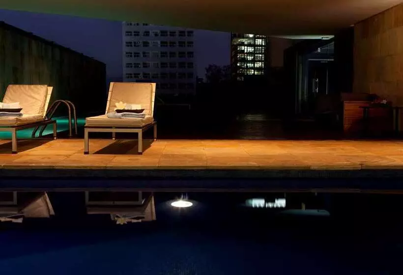 هتل Hilton Mexico City Reforma