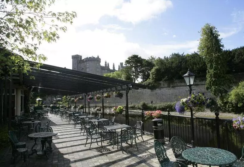 Отель Kilkenny River Court