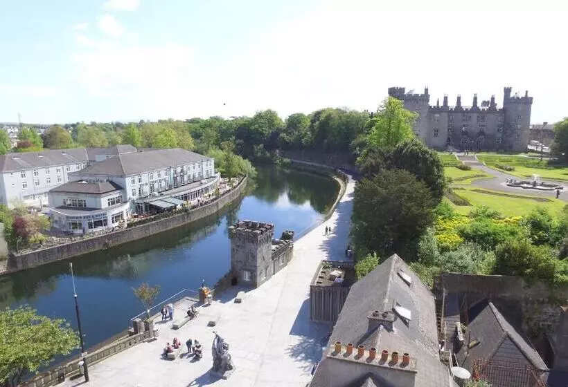 Отель Kilkenny River Court