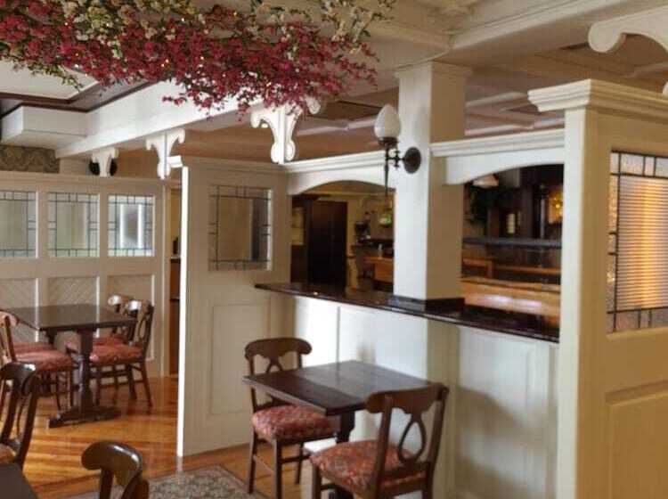 호텔 Killarney Court