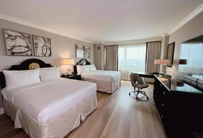 هتل The Commerce Casino &