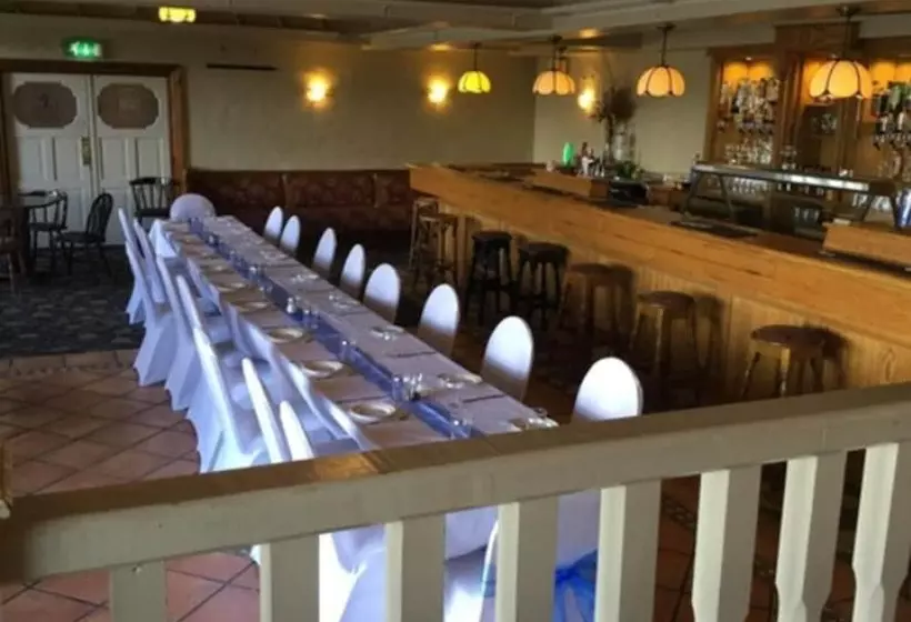 Отель The Lanterns