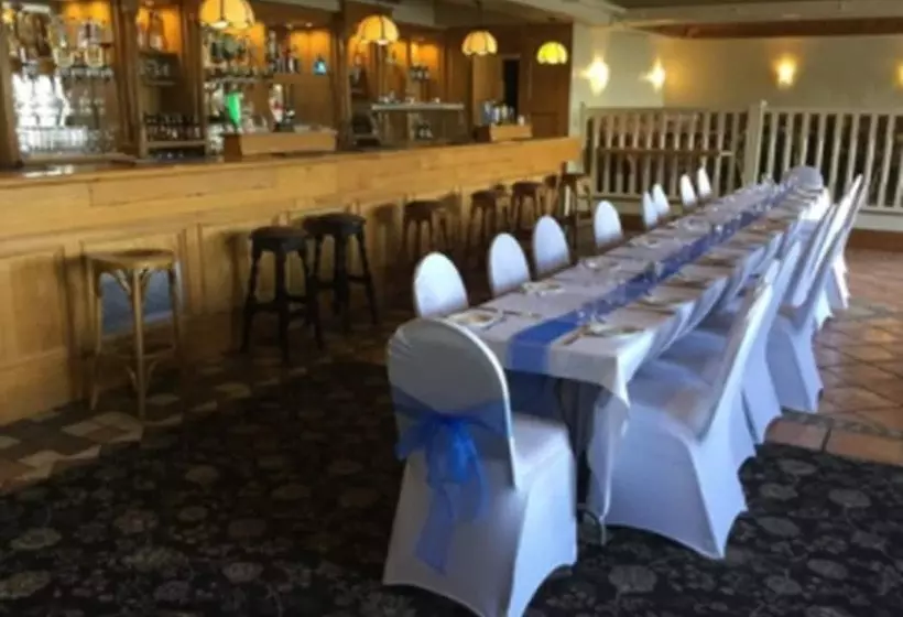 Отель The Lanterns