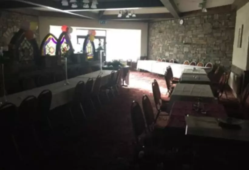 Отель The Lanterns