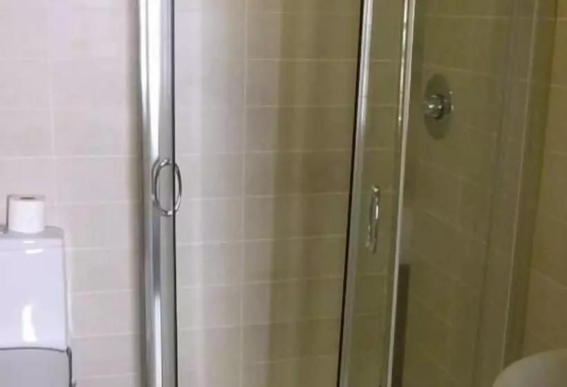 酒店 The White Lady