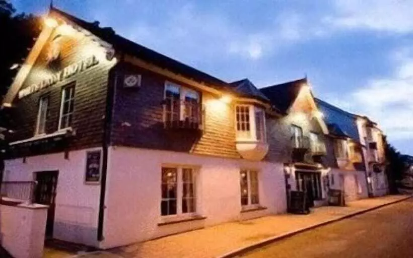 酒店 The White Lady