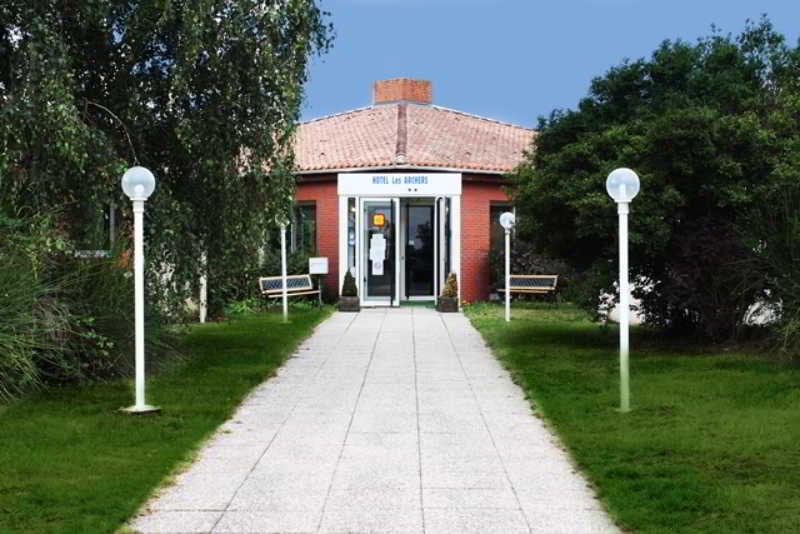 فندق P Tit Dej Les Archers