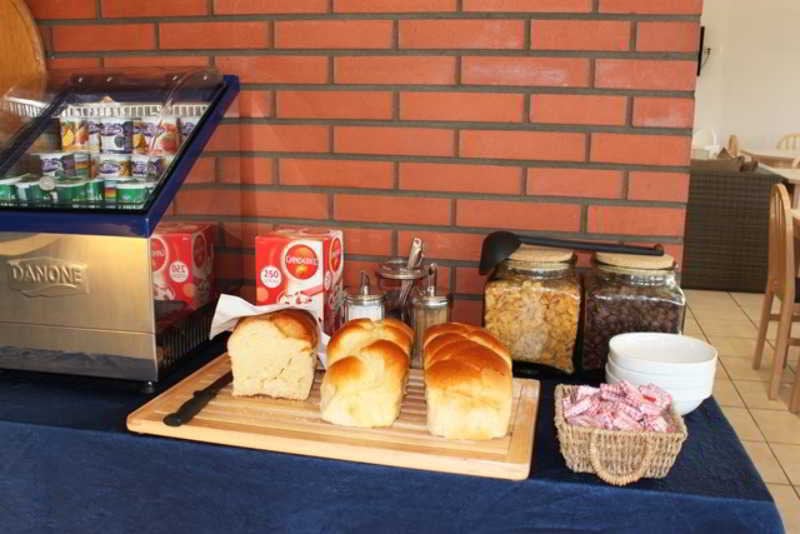 فندق P Tit Dej Les Archers