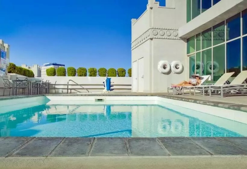 هتل The Commerce Casino &