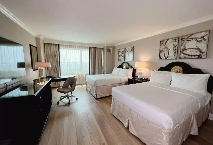 هتل The Commerce Casino &