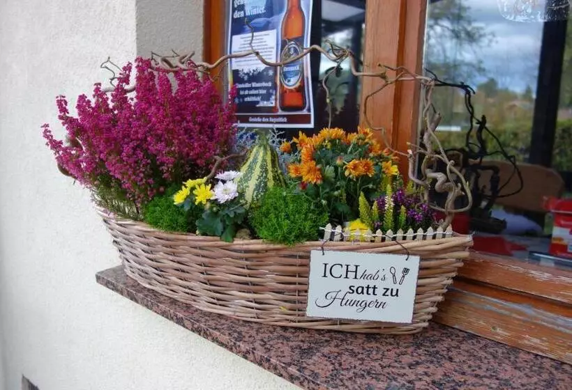 Retkeilymaja Gasthaus Zum Wanderstübel