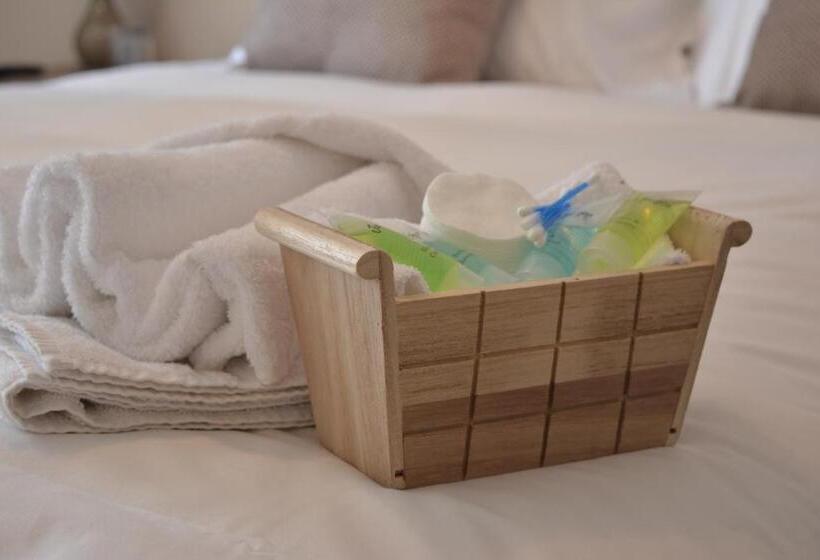 הוסטל Greyhound Inn