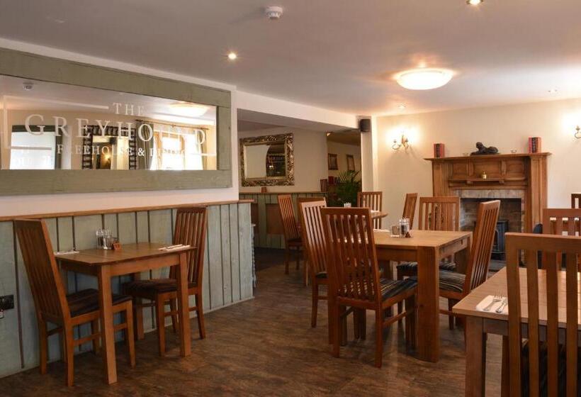 הוסטל Greyhound Inn