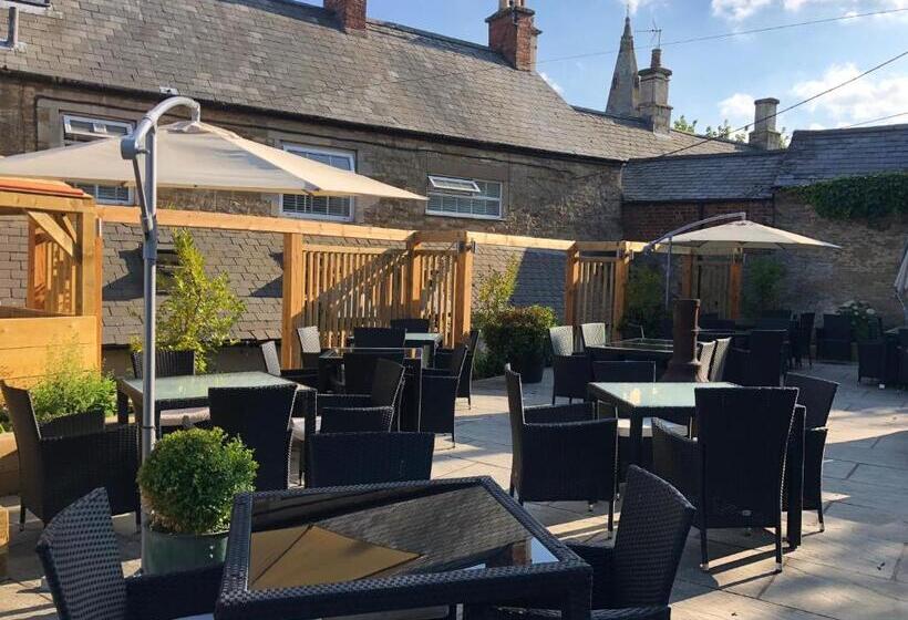 הוסטל The George & Dragon Country Inn