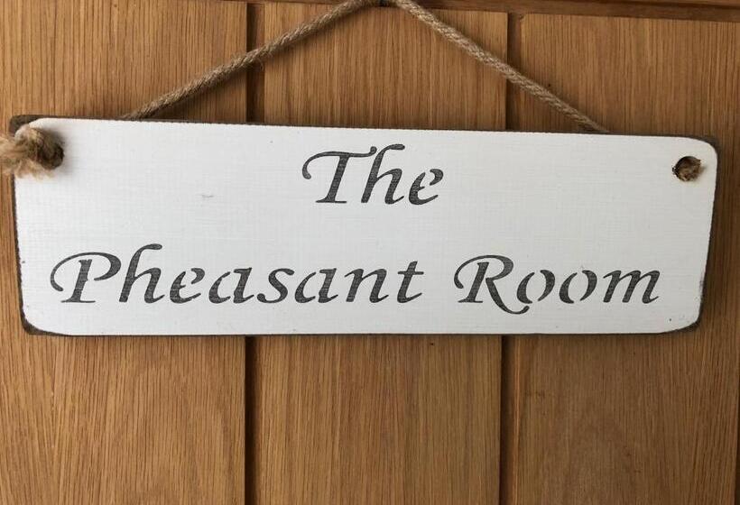 הוסטל The George & Dragon Country Inn