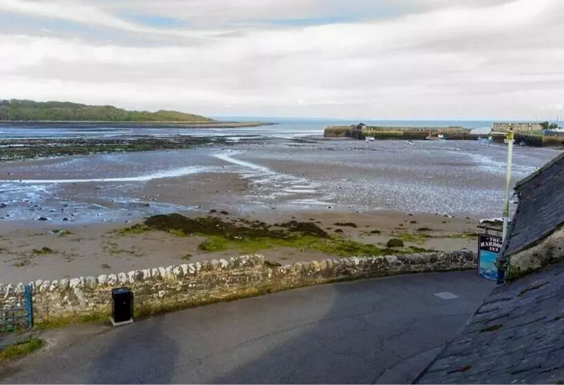 Retkeilymaja The Harbour Inn