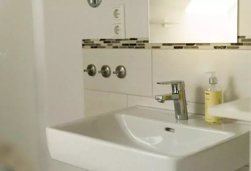 Retkeilymaja Wein Domizil Brennofen