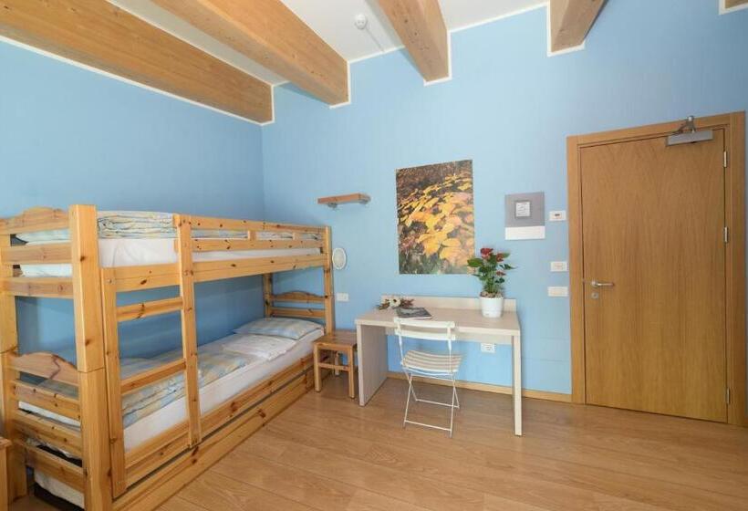 Hostel L Ost Ostello Di Grumes