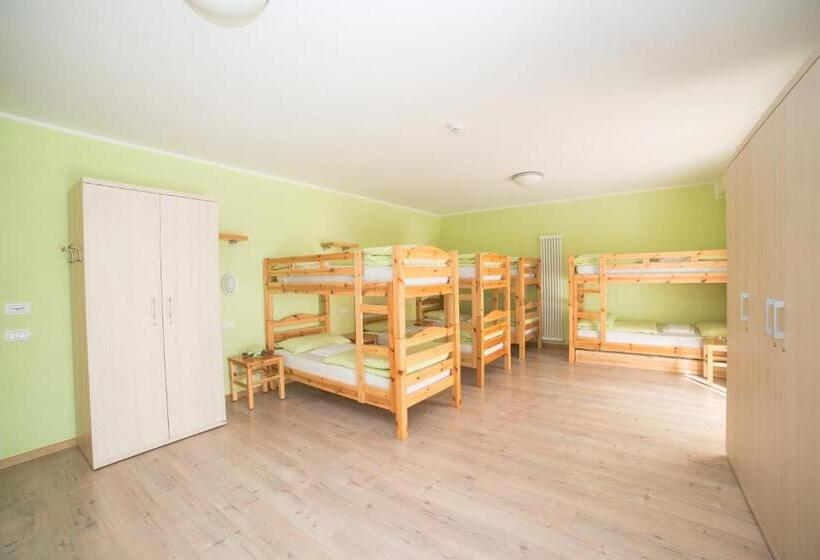 Hostel L Ost Ostello Di Grumes