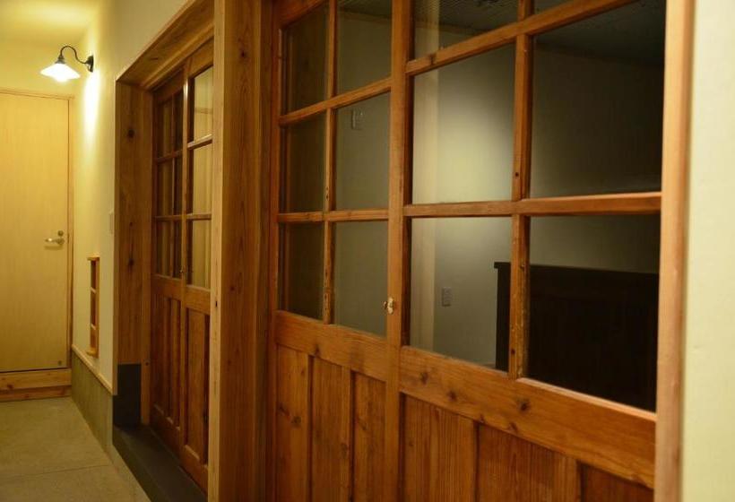 Pensão Goto Backpackers Pole