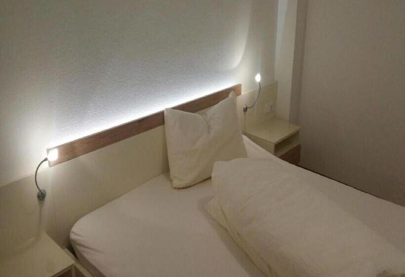 ペンション Gästehaus Wildpert