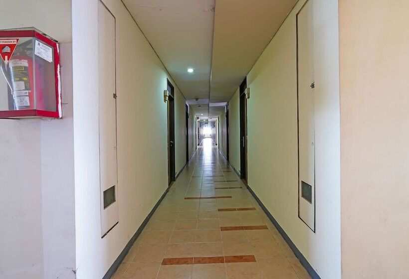 הוסטל Collection O 1453 The Edge Apartment Cimahi By Kamarku