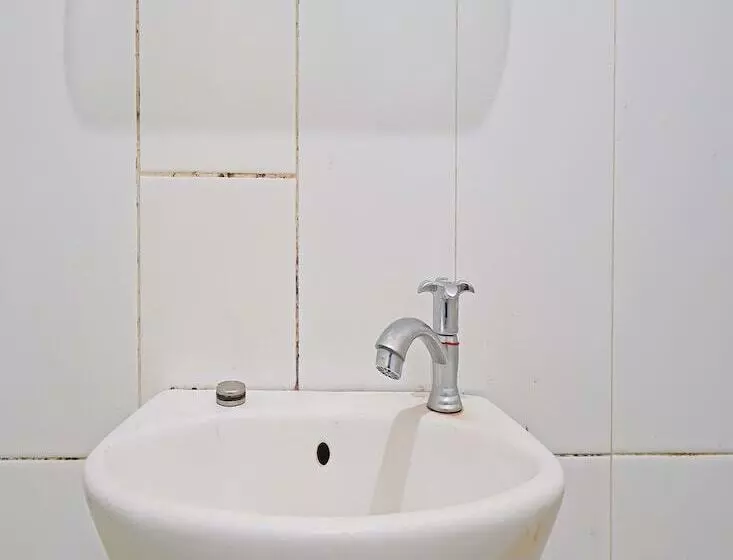 هاستل Collection O 1453 The Edge Apartment Cimahi By Kamarku