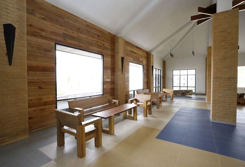 בית מלון כפרי Kahyangan Resort