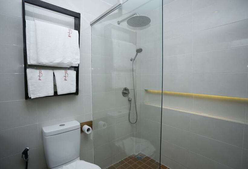 בית מלון כפרי Kahyangan Resort