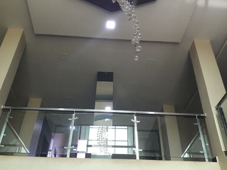 בית מלון כפרי Kasturi International