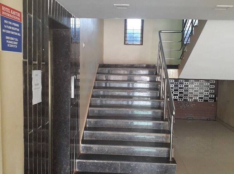 בית מלון כפרי Kasturi International