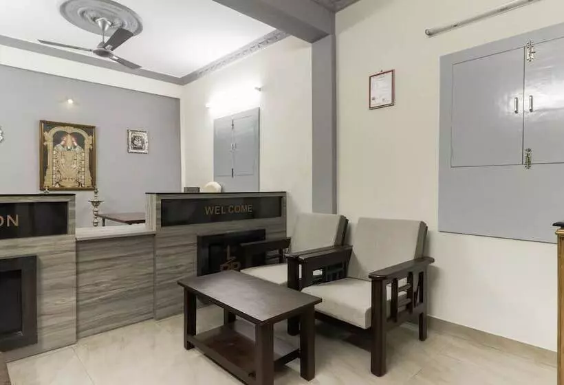 Hotelli Spot On 47699 L.r.r. Towers