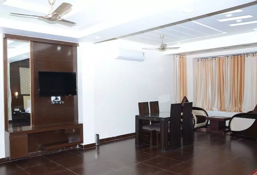Hotelli Vaishnavi Clarks Inn Buxar