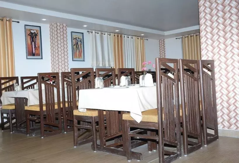 Hotelli Vaishnavi Clarks Inn Buxar