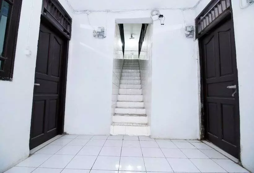 Retkeilymaja Kamar Keluarga Bogor Syariah