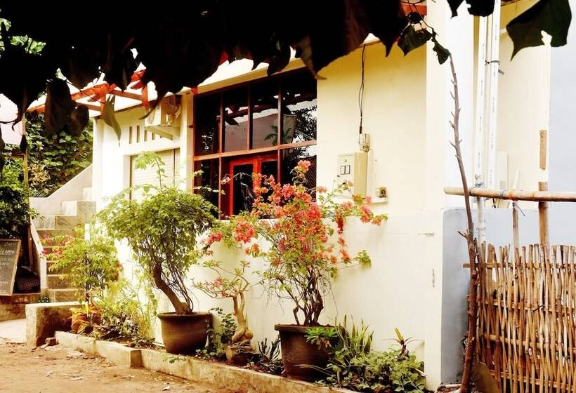 مبيت وإفطار Charlies Shack Lombok