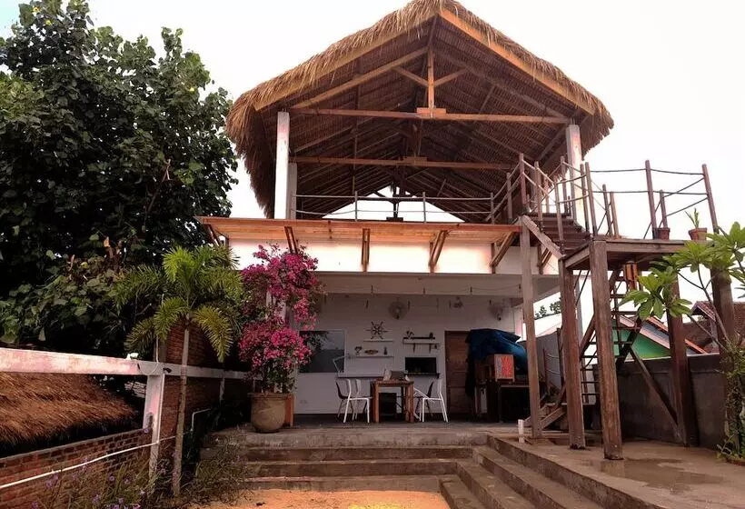 ベッドアンドブレックファースト Charlies Shack Lombok