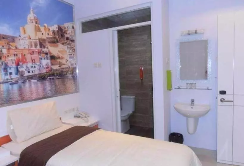 Aamiaismajoitus (B&B) Tirta Mansion Paramount Serpong