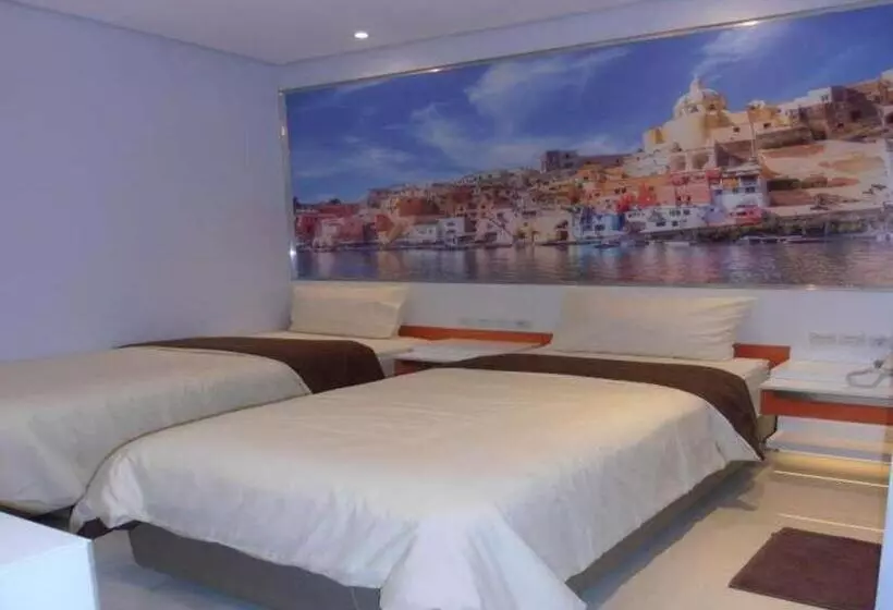 Aamiaismajoitus (B&B) Tirta Mansion Paramount Serpong