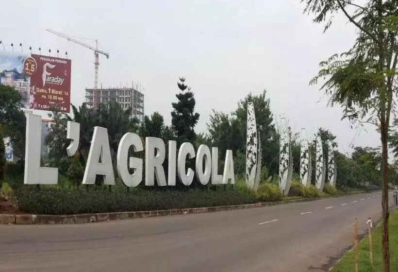 Aamiaismajoitus (B&B) Tirta Mansion Paramount Serpong