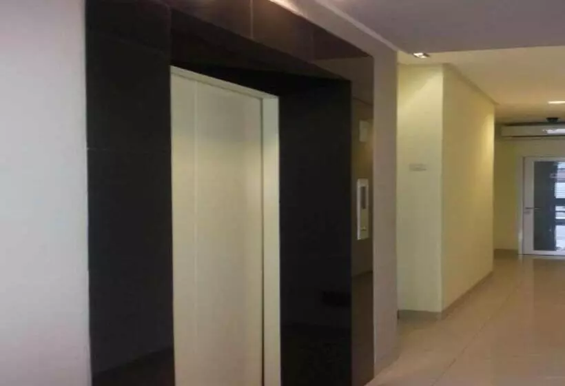 Aamiaismajoitus (B&B) Tirta Mansion Paramount Serpong